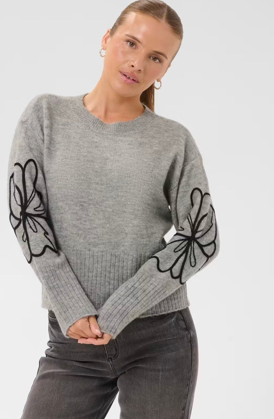 Erin embroidery pullover