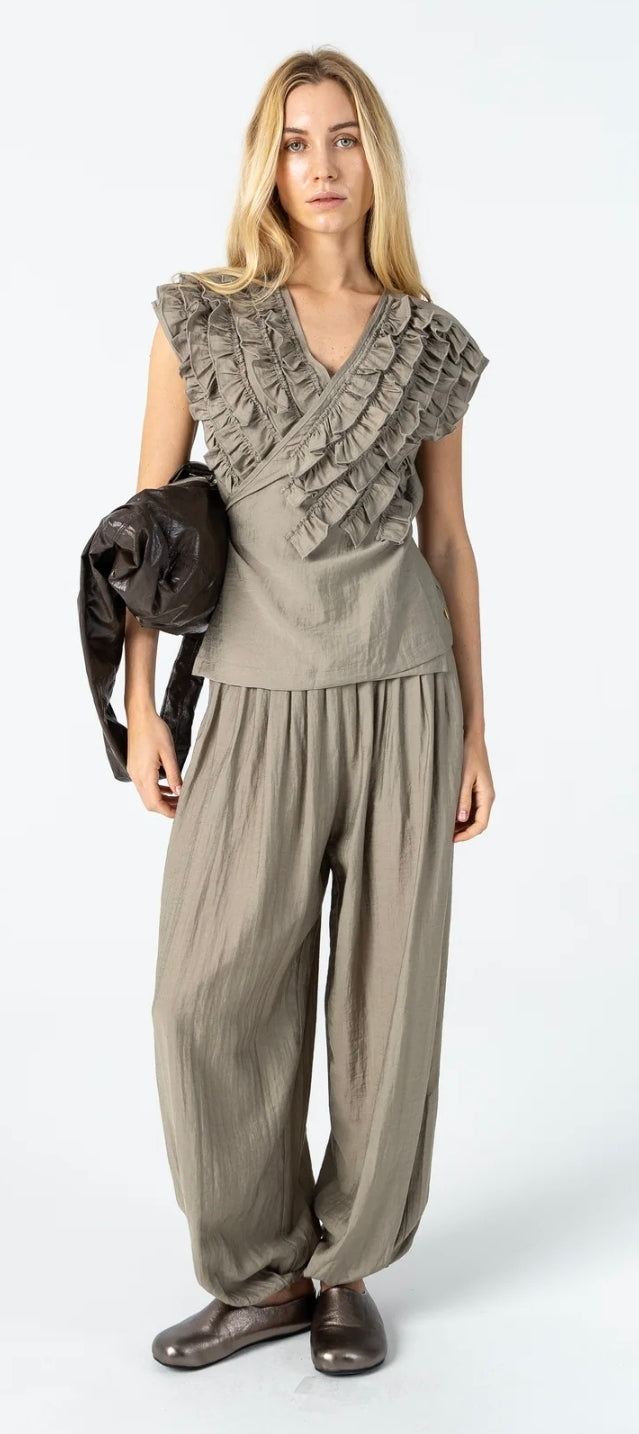 Ruffle top sage