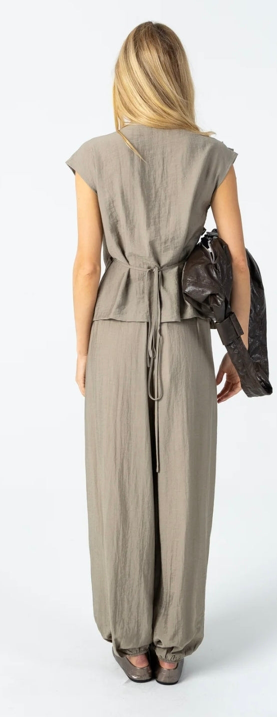 Ruffle top sage