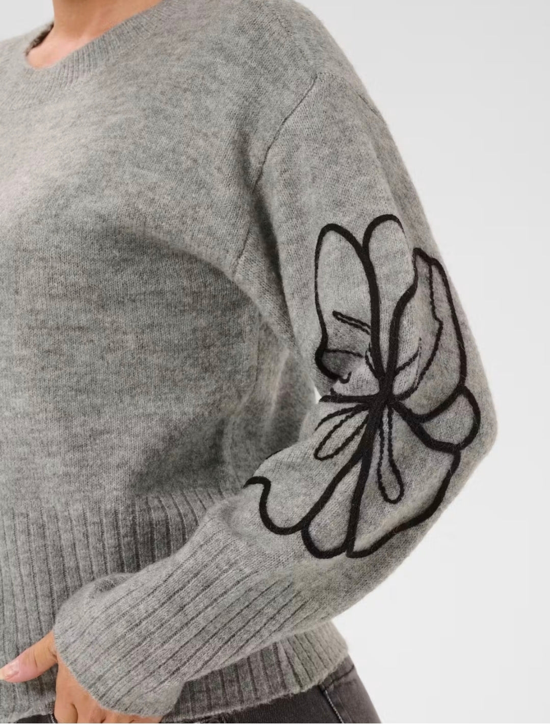 Erin embroidery pullover