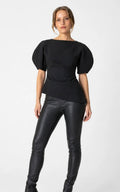 Asymmetrisk top med volymärm