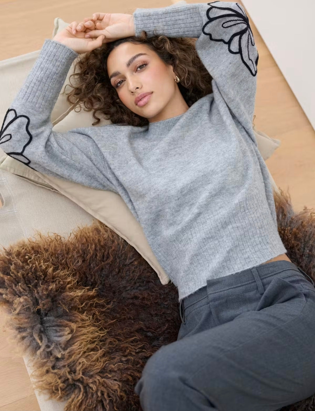 Erin embroidery pullover