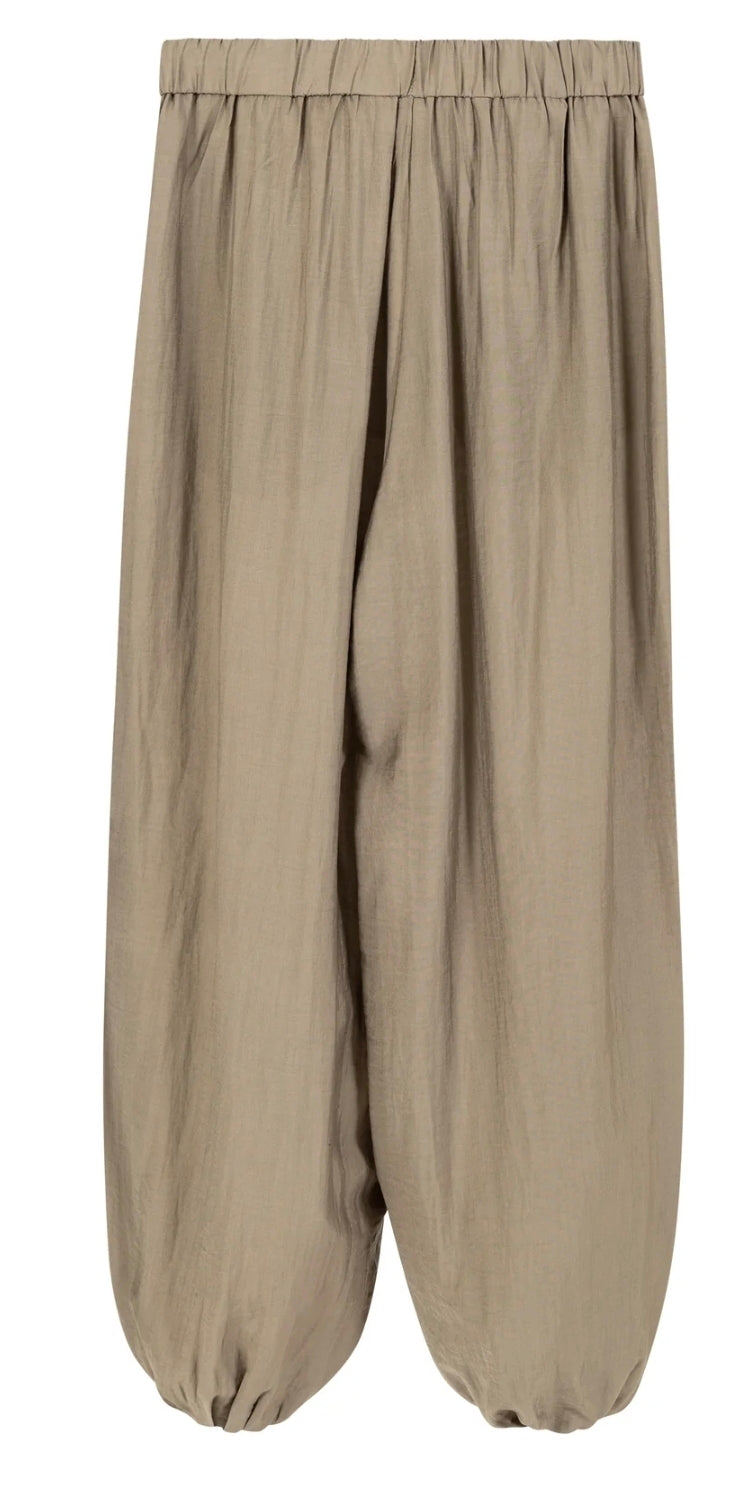 Vaolume pants sage