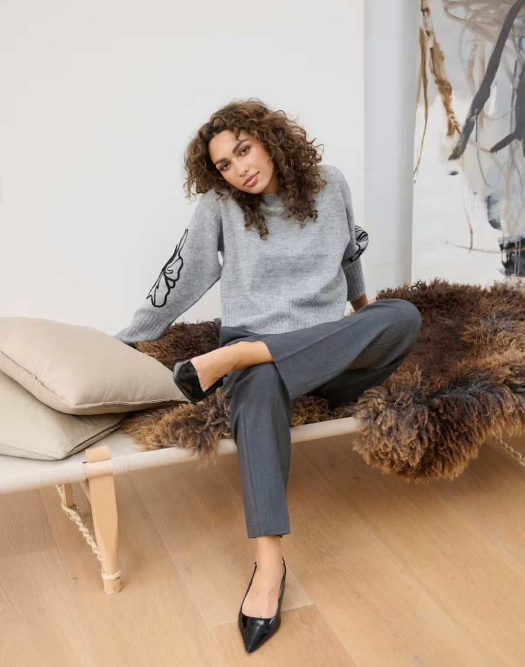 Erin embroidery pullover