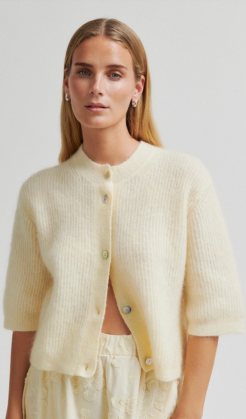 Andrea knit